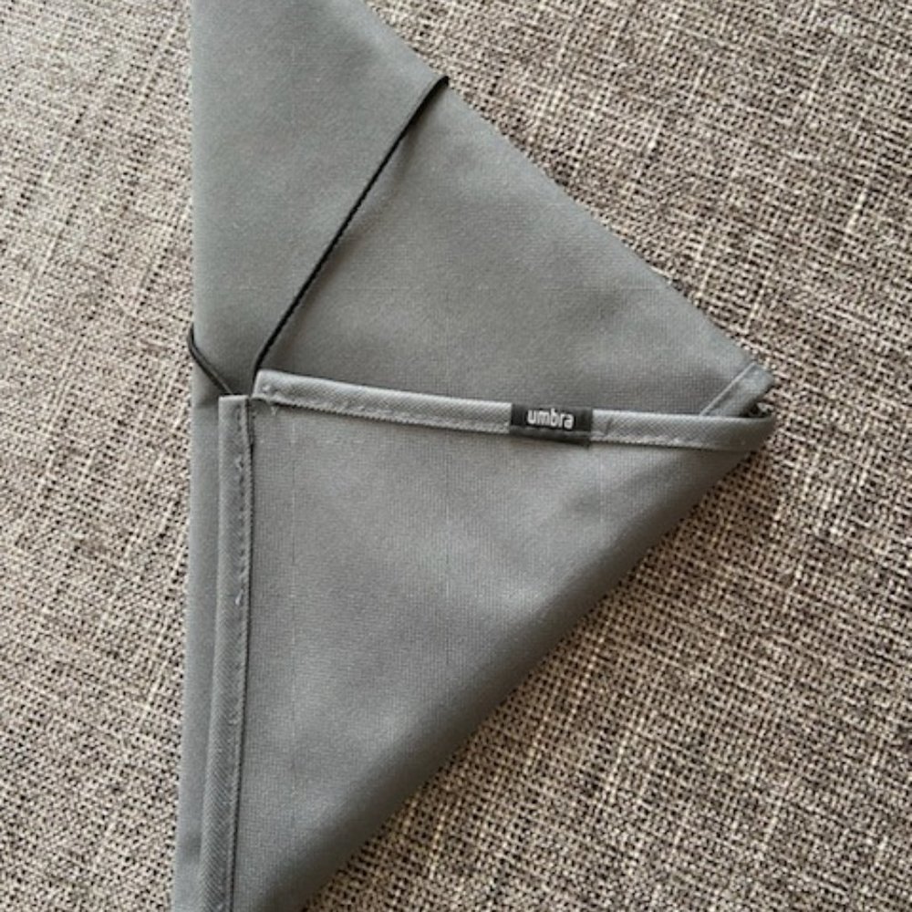 Umbra: Tangram folding & hanging organizer